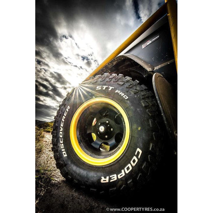 31/10.50R15 COOPER DISCOVERER STT PRO (109Q)-tyres.co.za