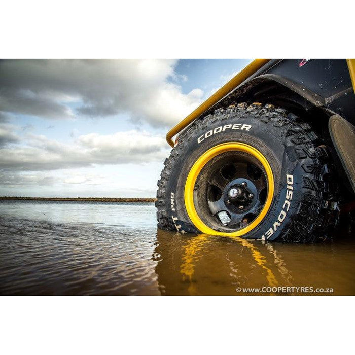 31/10.50R15 COOPER DISCOVERER STT PRO (109Q)-tyres.co.za