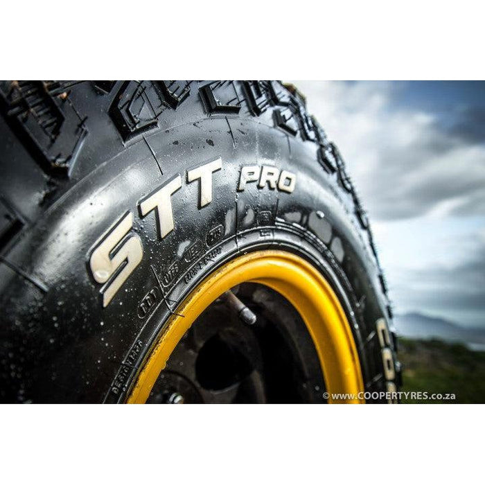 31/10.50R15 COOPER DISCOVERER STT PRO (109Q)-tyres.co.za