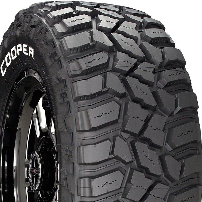 31/10.50R15 COOPER DISCOVERER STT PRO (109Q)-tyres.co.za
